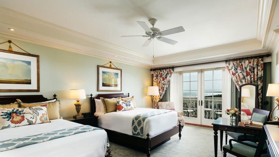 The Sanctuary at Kiawah Island Golf Resort guest room with double beds