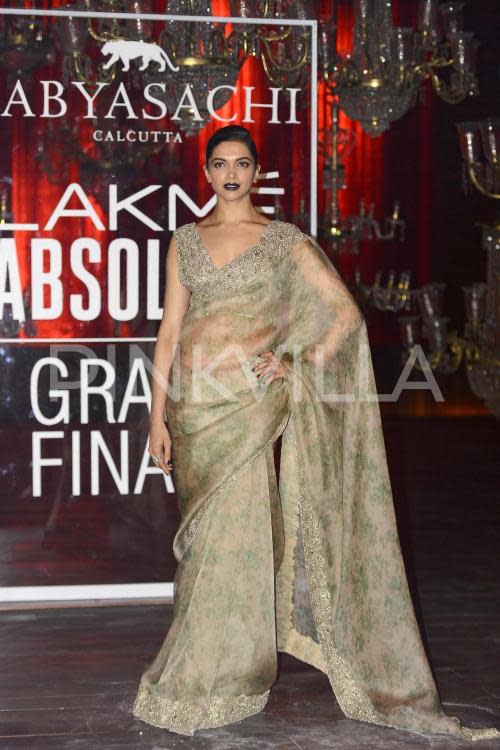 Rani Chataraji Hiroen Xxx Hd Hindi - Deepika Padukone looks ethereal at the LFW Grand Finale!