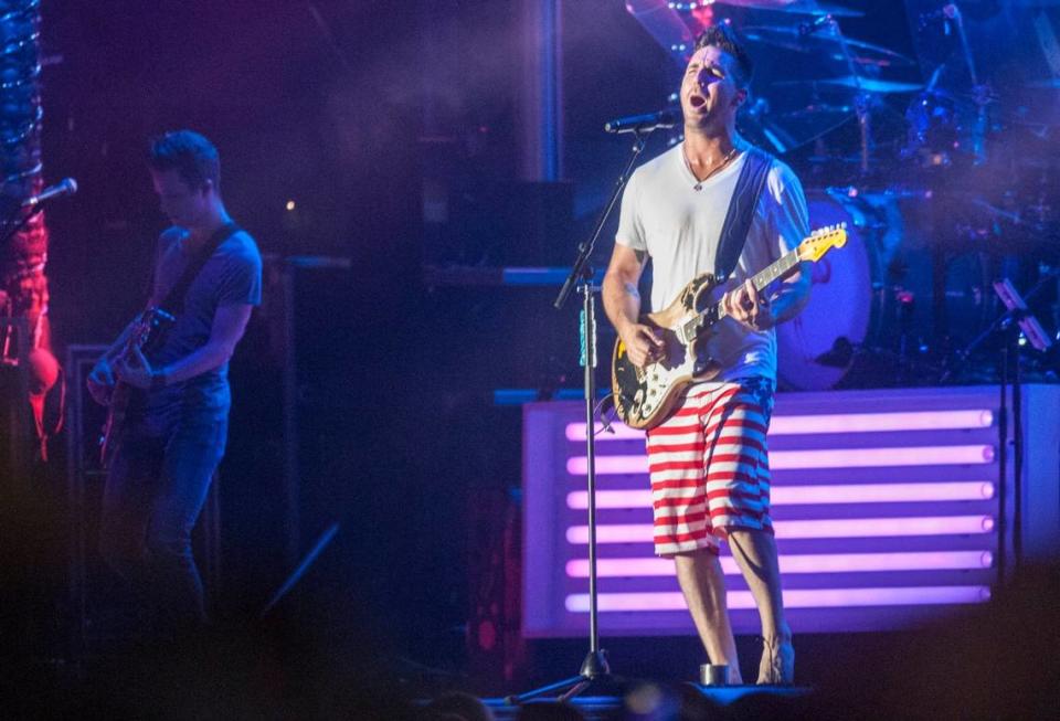 Jake Owen will perform at the Fruit Yard Amphitheater in Modesto.
