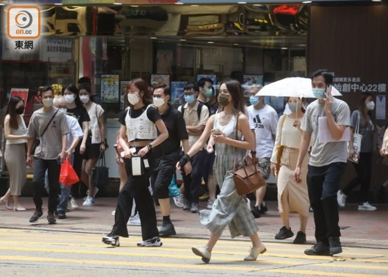 多個專家促推行「混合免疫」政策。