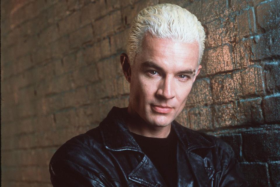 370100 05: James Marsters as Spike stars in 20th Century Fox's "Buffy The Vampire Slayer Year 5." (Photo by Online USA)