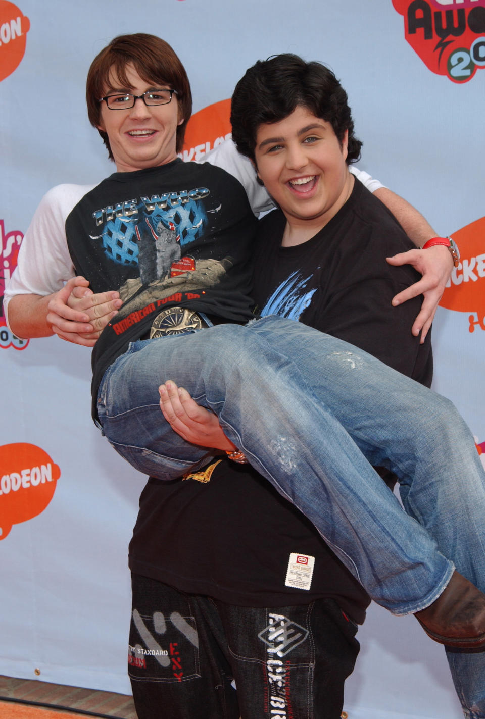 Drake Bell, left, and Josh Peck joke around at Nickelodeon’s 17th Annual Kids’ Choice Awards on April 3, 2004. (Photo: Jon Kopaloff/FilmMagic)