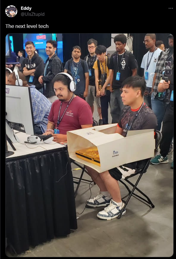 Huge respect to the creator of the EVO 2023 fightstick so unwieldy they had  to carry it around on their back