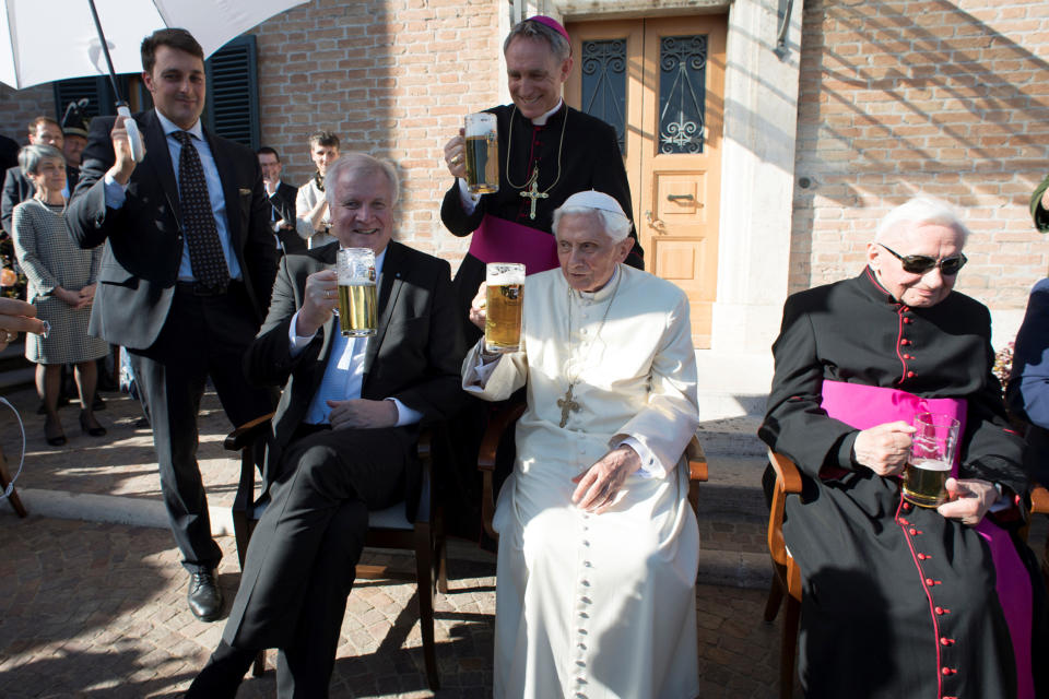 Pope Emeritus Benedict XVI&nbsp;kicking it with&nbsp;a few close pals at the Vatican. (Photo: Osservatore Romano/Handout via Reuters)