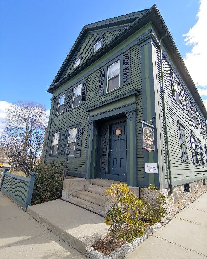 Lizzie Borden Bed and Breakfast