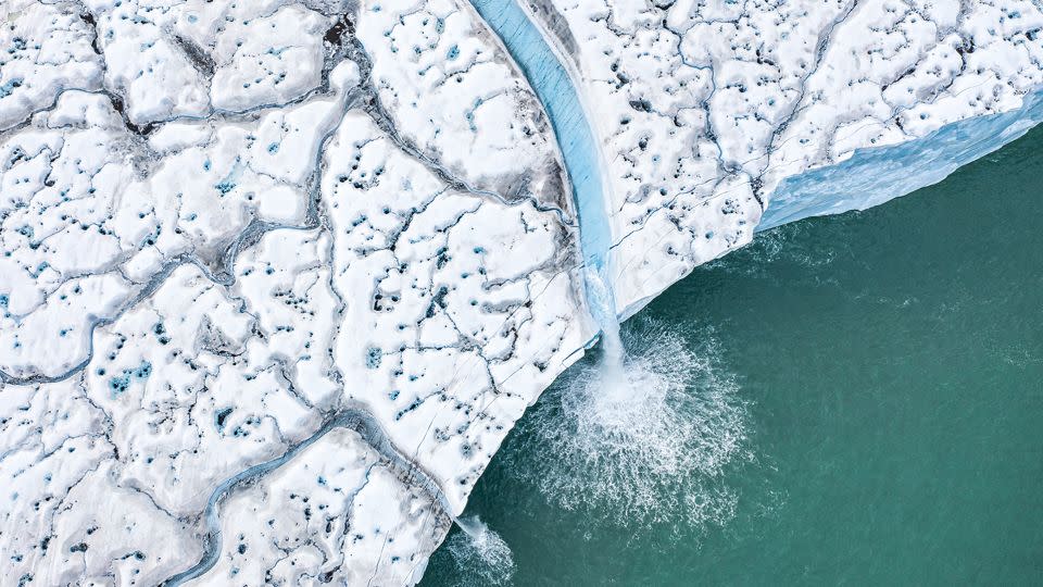 Aerial view of the Austfonna ice cap melting during the summer 2020, soon after the Svalbard archipelago recorded its highest temperature since records began. - Florian Ledoux