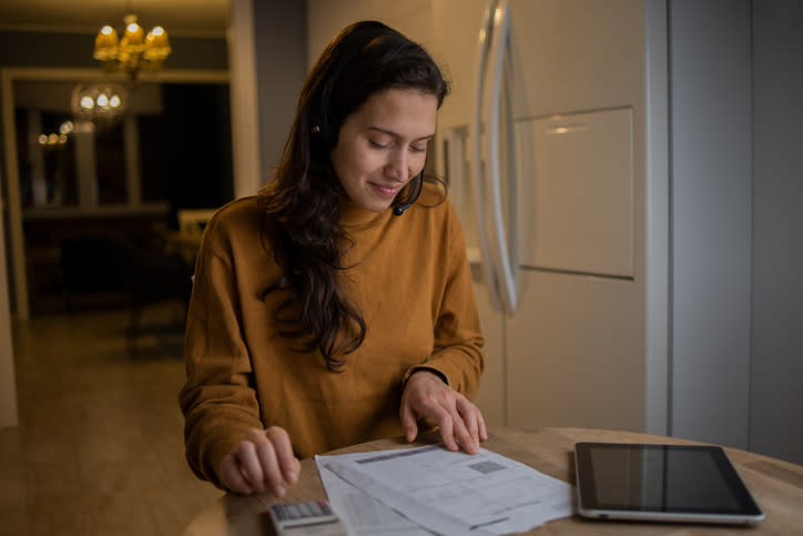 A Millennial calculating how much she will need to save for retirement.