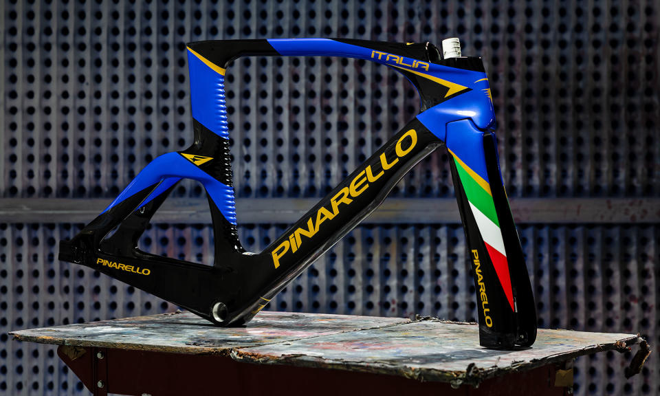 2024 Pinarello Bolide F HR track bikes in carbon or 3d-printed alloy, scalmalloy frameset