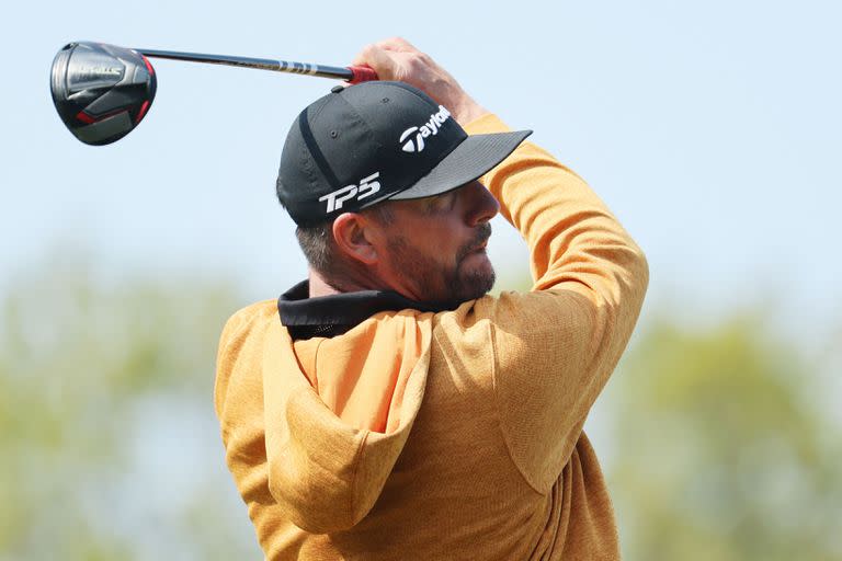 ROCHESTER, NEW YORK - MAY 19: Michael Block of the United States, PGA of America Club Professional, plays his shot from the fourth tee during the second round of the 2023 PGA Championship at Oak Hill Country Club on May 19, 2023 in Rochester, New York.   Andy Lyons/Getty Images/AFP (Photo by ANDY LYONS / GETTY IMAGES NORTH AMERICA / Getty Images via AFP)