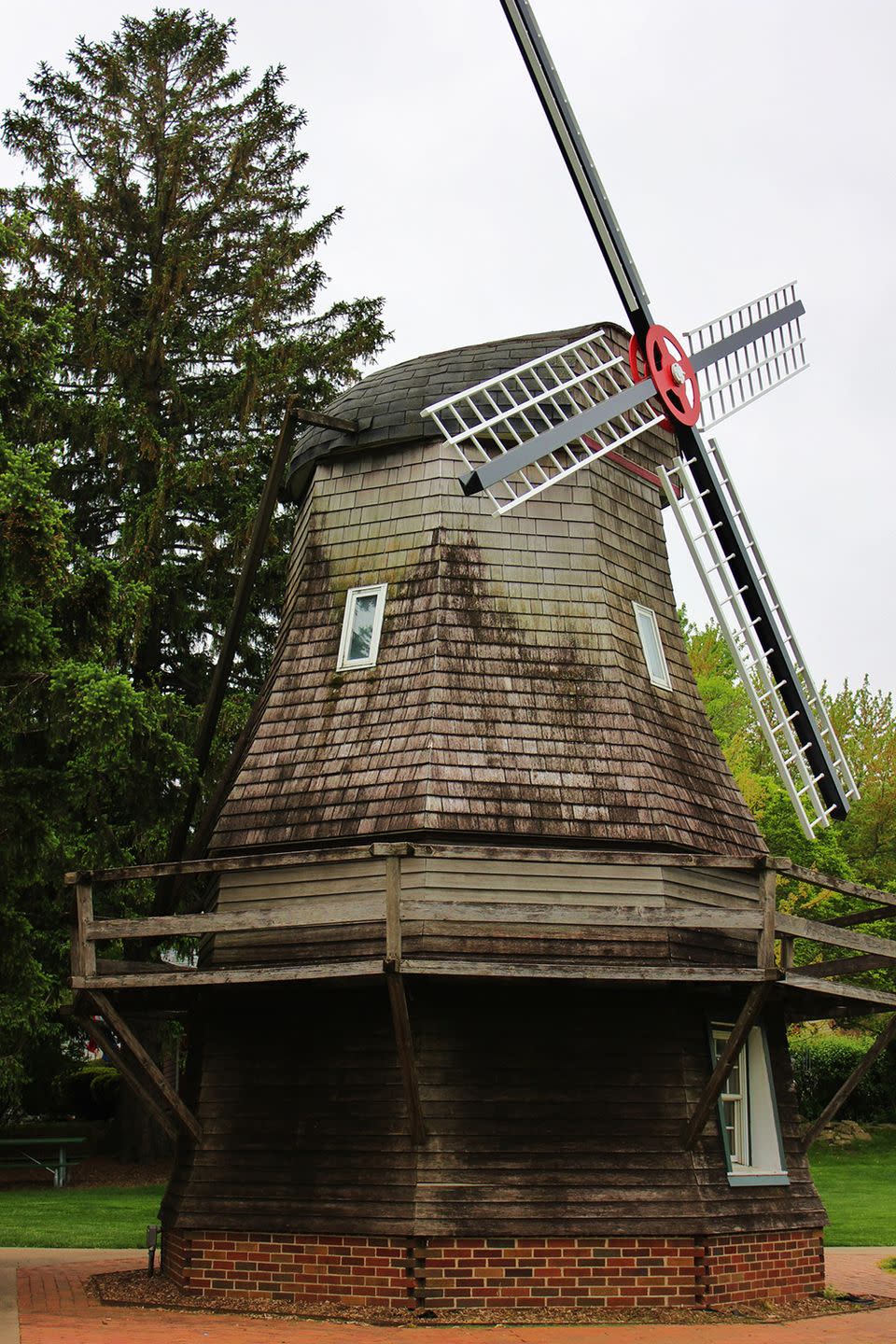 windmill in pella iowa