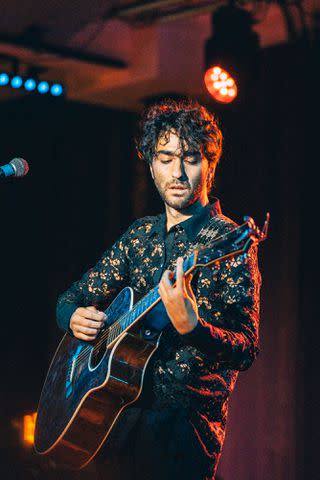 <p>Kimmy Curry</p> Alex Wolff