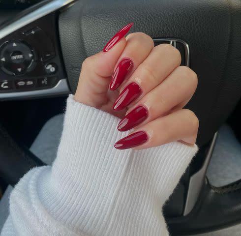 <p><a href="https://www.instagram.com/rachelsuenails/" data-component="link" data-source="inlineLink" data-type="externalLink" data-ordinal="1">rachelsuenails</a></p>