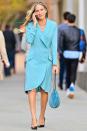 <p>Sarah Jessica Parker dressed up in a blue blazer dress and matching bag. </p>