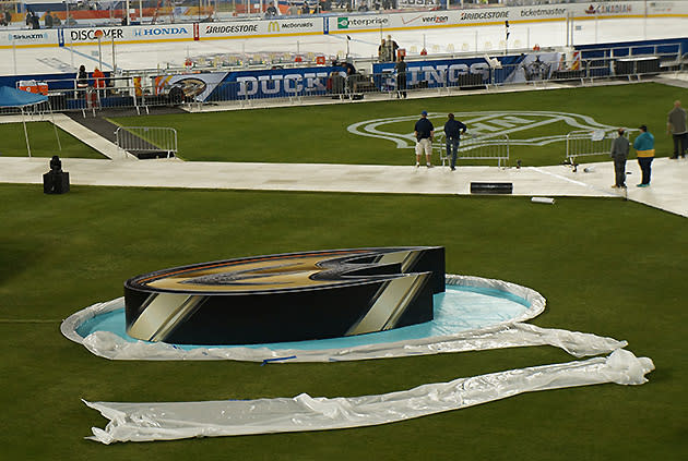 Kings-Ducks Dodger Stadium Game To Feature Street Hockey, Beach