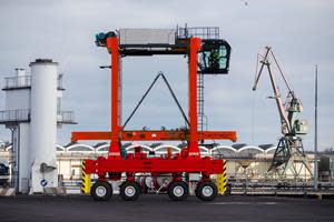 Image 2: Kalmar Straddle Carrier