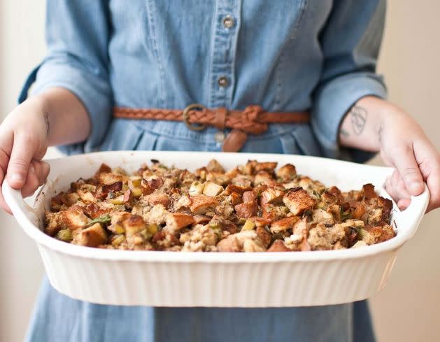 <strong>Get the <a href="http://www.abeautifulmess.com/2013/11/bacon-and-bourbon-stuffing-1.html" target="_blank">Bacon And Bourbon Stuffing recipe</a> from A Beautiful Mess</strong>