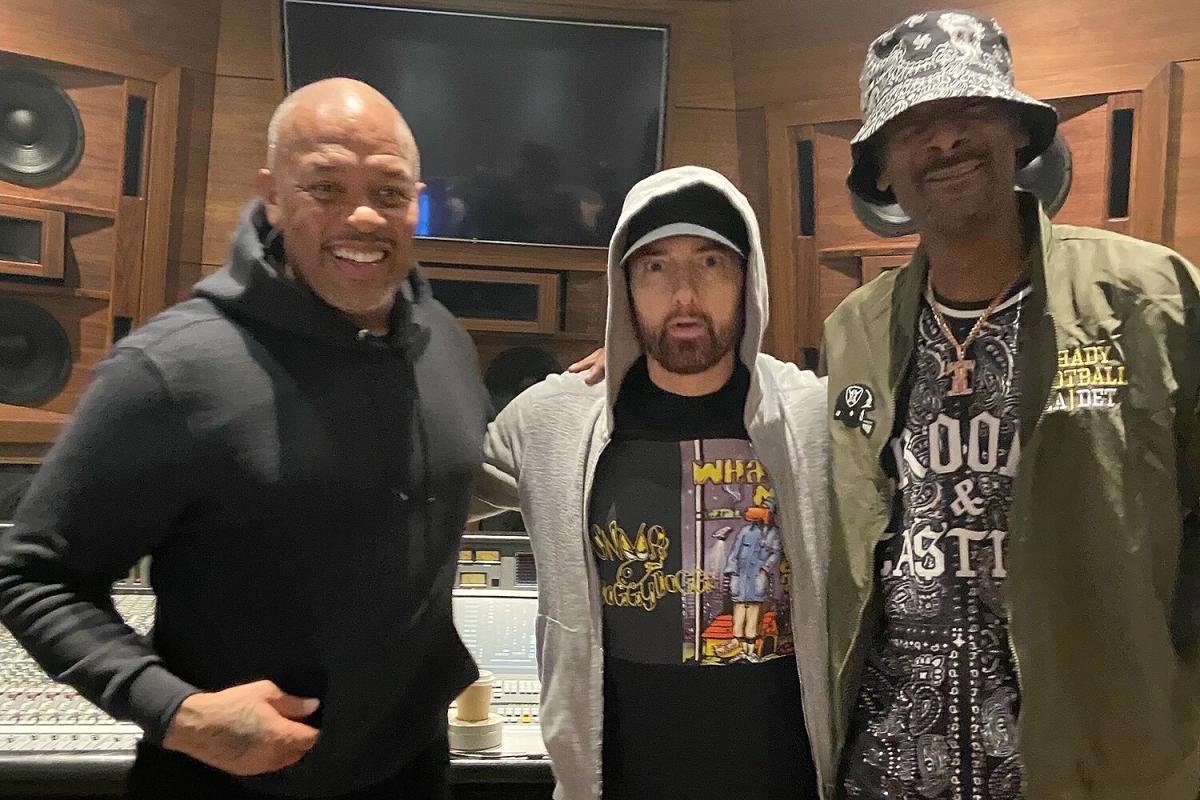 Eminem, Dr. Dre and Snoop Dogg Back Together for a Studio Session: 'Just a  Few Bros Hangin Out'