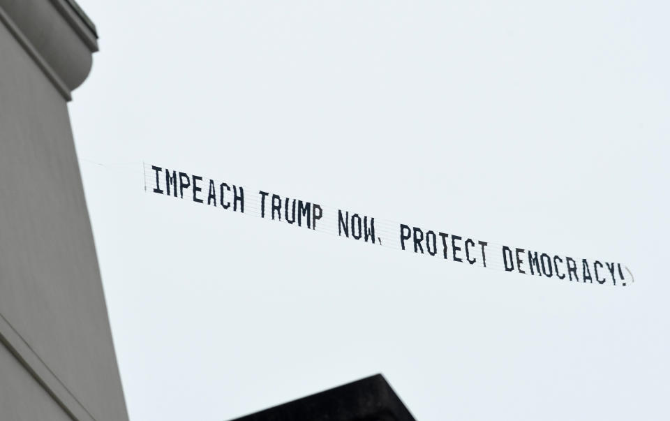 Am 7. Januar flog dieses Banner über die Stadt Orlando in Florida. (Bild: Getty Images)