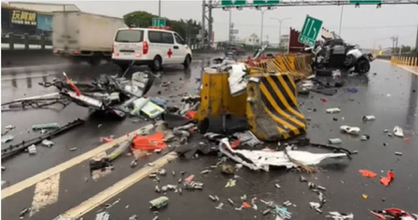 台74線今晨發生死亡車禍，車上2名男子均有酒精反應。（圖／翻攝記者爆料網，下同）