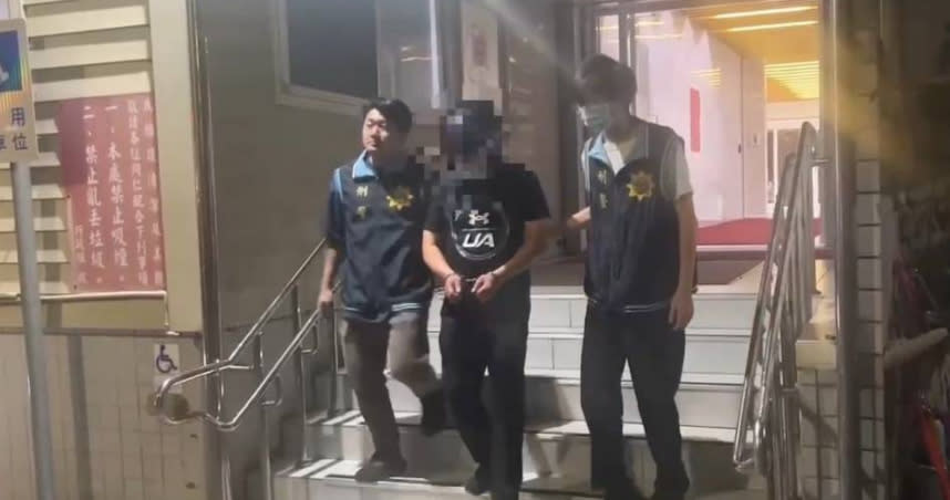 鍾男在熱炒店飲酒後對空鳴槍，不慎劃破戴男住宅陽台玻璃窗，警方接獲報案，迅速在3小時內鎖定鍾男，後續鍾男自知逃不過法網自首投案。（圖／翻攝畫面）