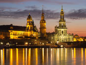 <p>Allerdings kann Heidelberg nicht ganz mit der Altstadt von Dresden mithalten. Frauenkirche, Semperoper und Zwinger trumpfen auf und sorgen für eine etwas bessere Position im Ranking der beliebtesten Sehenswürdigkeiten Deutschlands. (Bild-Copyright: ddp images) </p>