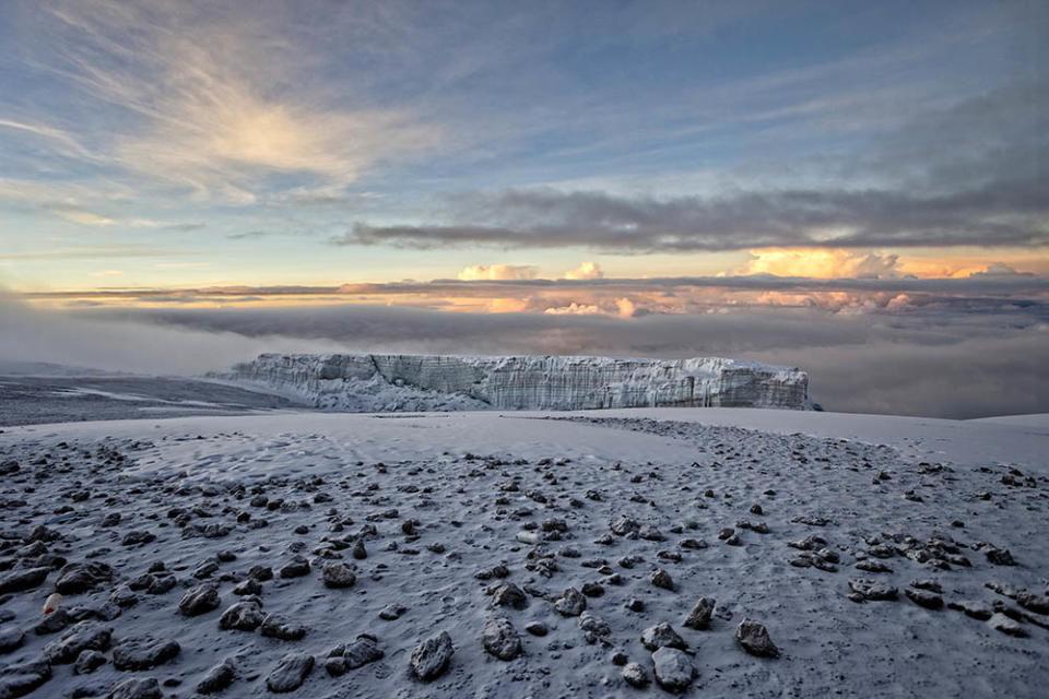 吉力馬札羅山的冰川（Image Source : Getty Creative）