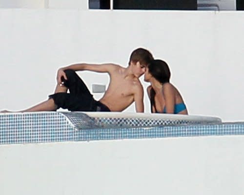 selena gomez kissing justin bieber