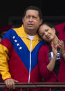 Chávez y su hija mayor Rosa Virginia, producto de su relación con Nancy Colmenares. AP Photo/Ariana Cubillos