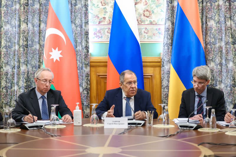 Russia hosts the foreign ministers of Armenia and Azerbaijan for talks in Moscow