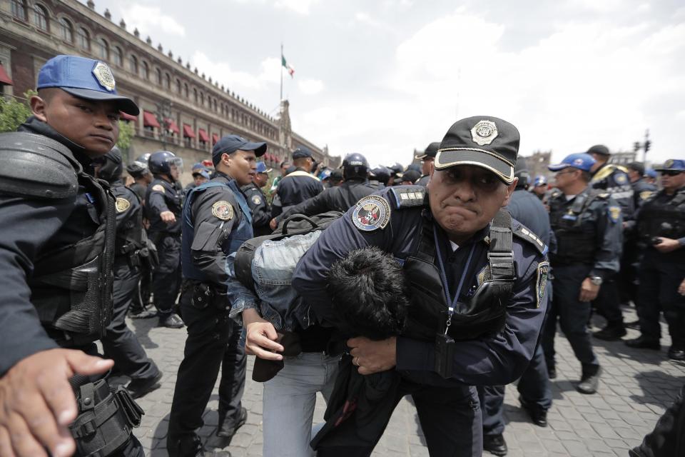 FOTOS: el lado oscuro de la Marcha del Orgullo LGBTTTI en México