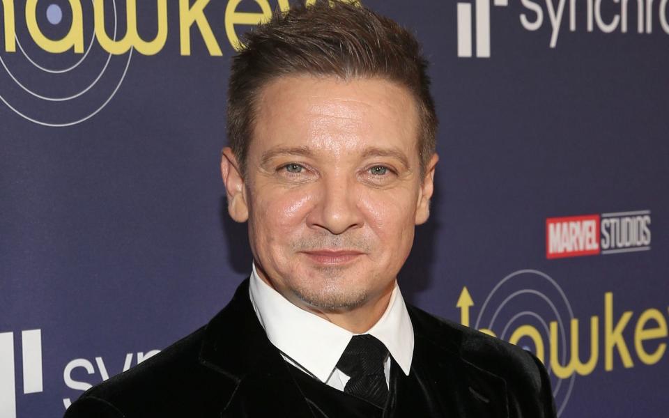 Erstmals seit seinem verhängnisvollen Unfall Anfang des Jahres spricht Jeremy Renner in einem Interview über den einschneidenden Vorfall. (Bild: 2021 Getty Images/Jesse Grant)