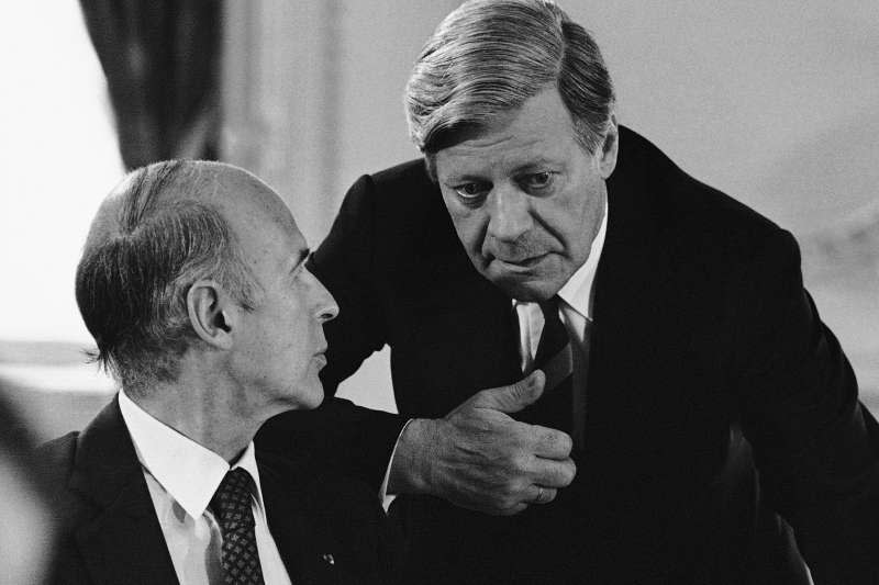 法國總統季斯卡（Valery Giscard d’Estaing，左）與德國總理施密特（Helmut Schmidt）（AP）