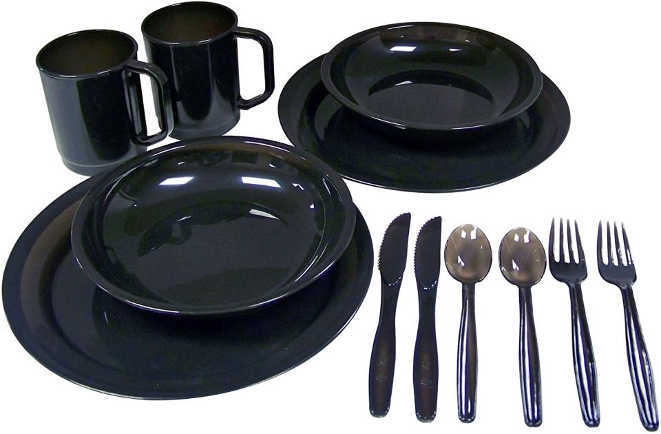 Coleman 2 Person Dinner Set. Image via Amazon.