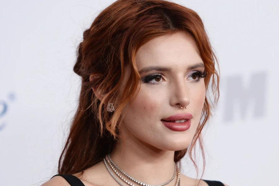 Bella Thorne asegura que Disney casi la despide por ir a la playa en bikini a los 14 años