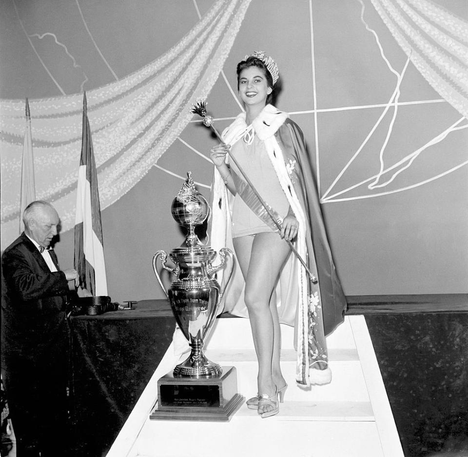 <p>19-year-old Miss Columbia, Luz Marina Zulaga, took the crown in 1958.</p>