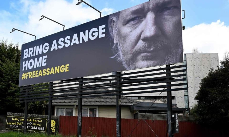 A giant billboard in Melbourne calls for the release of WikiLeaks founder, Julian Assange.