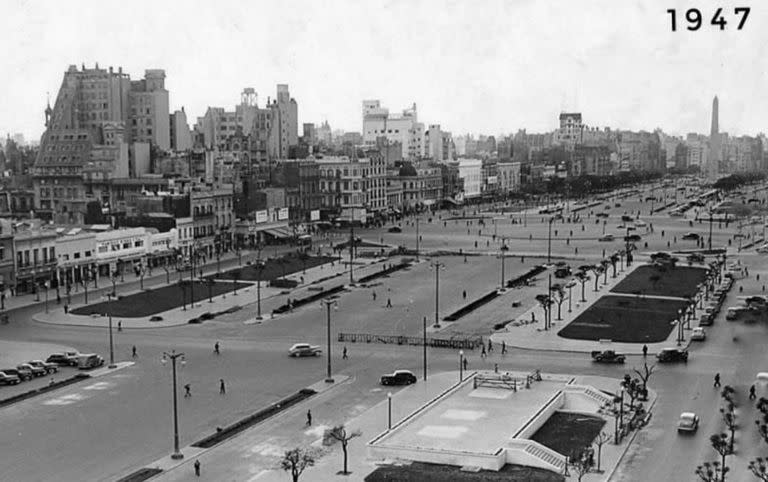 Para 1947 se había concretado el tramo de la 9 de Julio entre Belgrano y Bartolomé Mitre