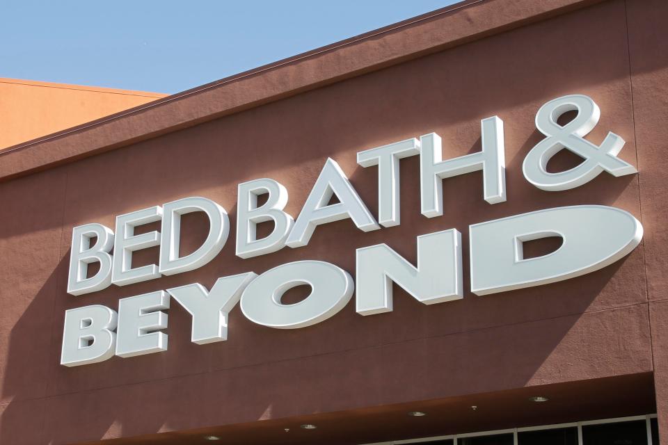 美國男大生透過買賣「迷因股」Bed Bath & Beyond，賺進33億元。（AP）