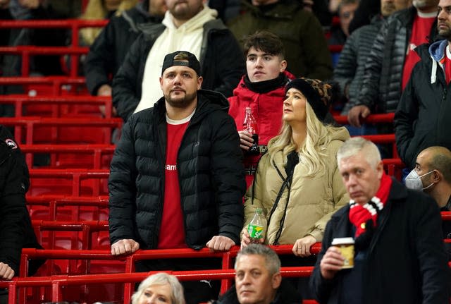 The title battle between City and Liverpool has put Manchester United fans in an awkward position