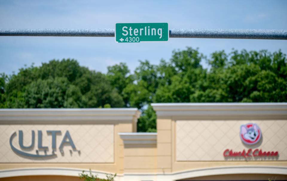 Sterling Avenue runs along one of Peoria's largest shopping zones, between Northwoods Mall and Westlake Shopping Center.