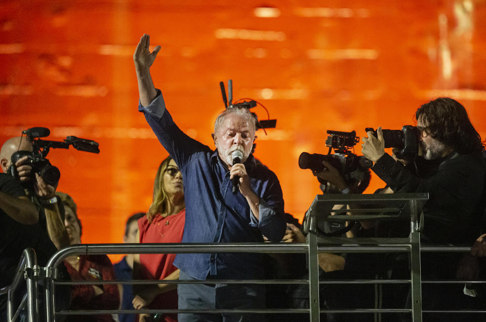 *ARQUIVO* SÃO PAULO, SP, 30.10.2022 - Lula, já presidente eleito, discursa na avenida Paulista, em frente ao Masp. (Foto: Eduardo Knapp/Folhapress)