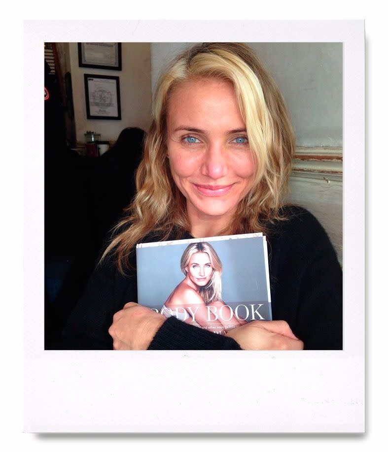 Cameron Diaz Otra que aprovechó su 'selfie’ al natural para hacer promoción fue Cameron Diaz: así anunció la actriz la llegada del primer ejemplar de su libro, 'The Body Book’.