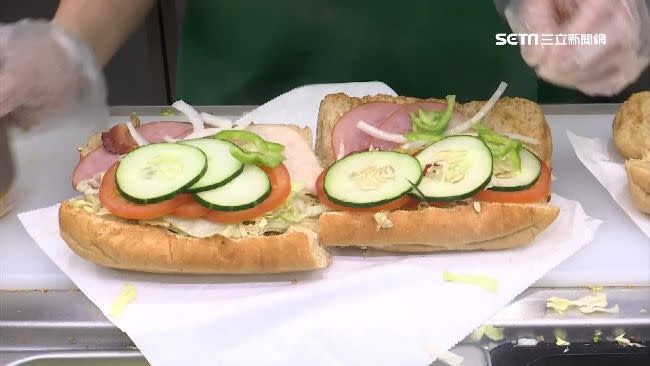 連鎖速食店「SUBWAY」，客製化的點餐方式，深受民眾喜愛。（圖／資料照）