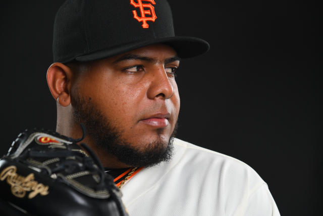 Reyes Moronta reaches 1-year deal with Giants