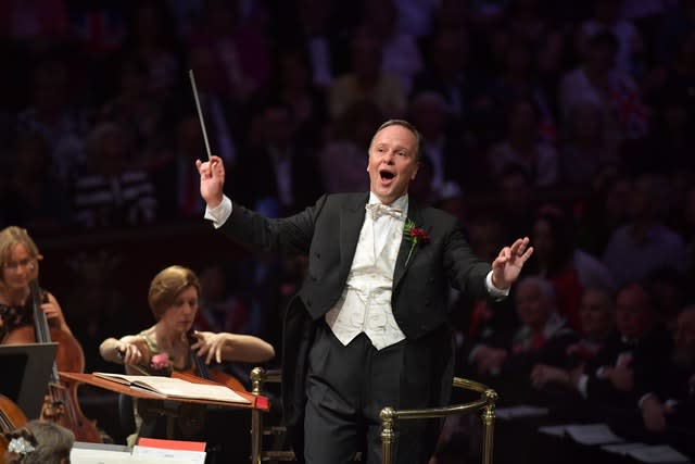 Sakari Oramo conducting the BBC Symphony Orchestra 