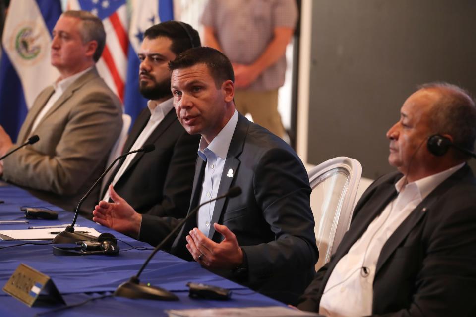 From left, Julian Pacheco, Rogelio Rivas, Kevin McAleenan and Enrique Degenhart 