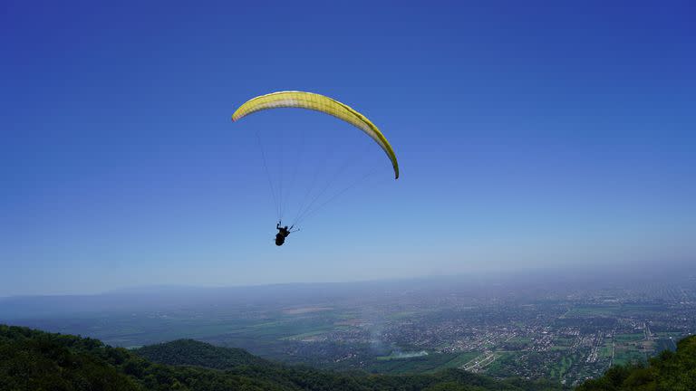 Parapente, una de las actividades que propone Tucumán