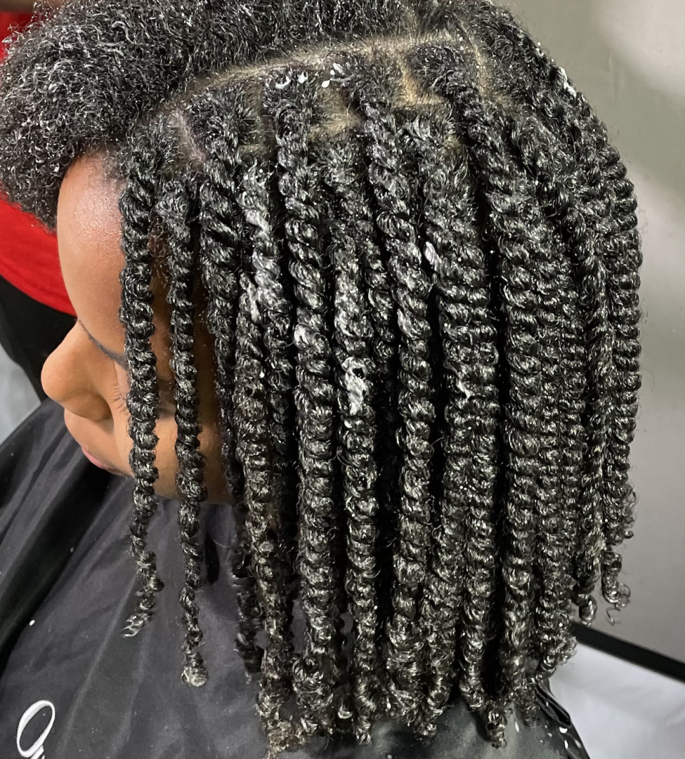 18) Twist Out