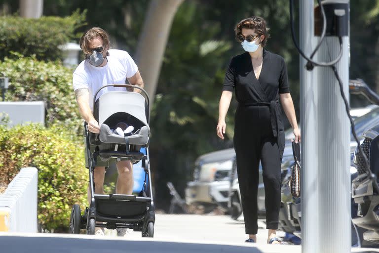 Mary Elizabeth Winstead fue madre en junio de este año y esta imagen es la primera en la que la pareja se mostró ante las cámaras con su hijo