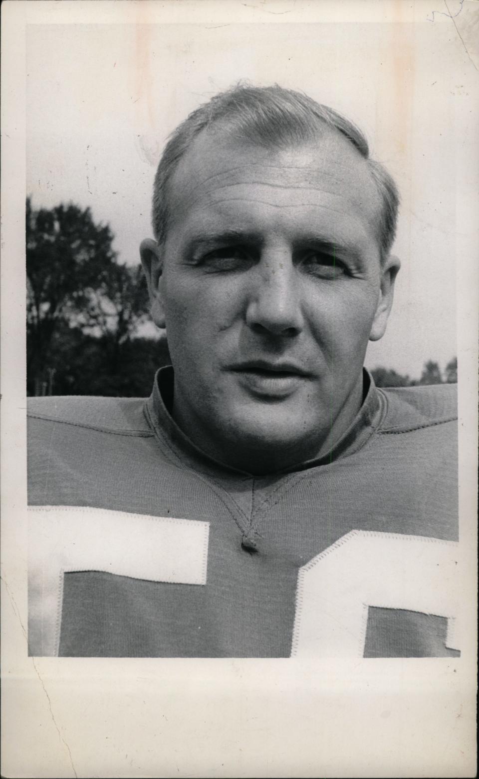 Joe Schmidt of the Detroit Lions during 1962.